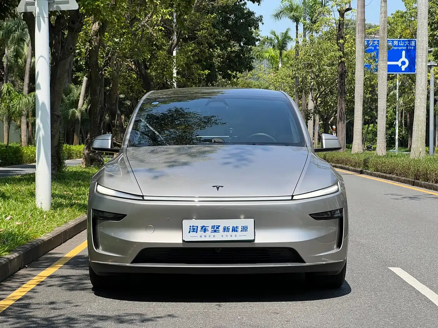 Tesla Model Y L 2025 2025 Facelift Long Range AWD