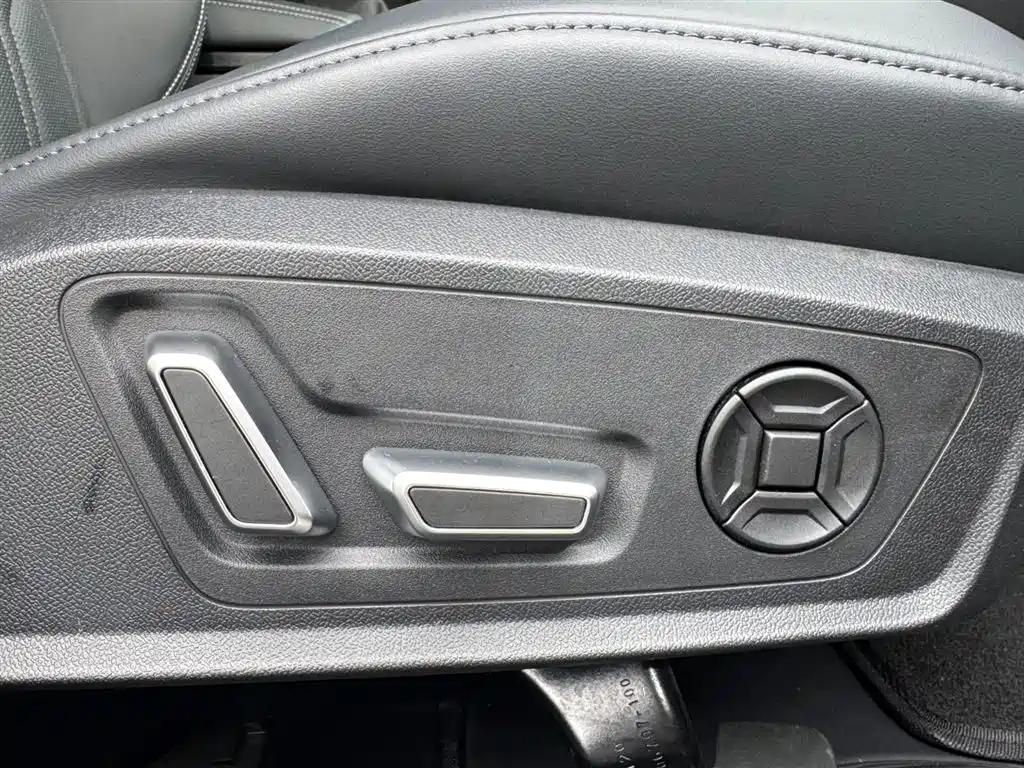 Audi A6L 2025 Model Year Facelift 40 TFSI Luxury Sport фото 22