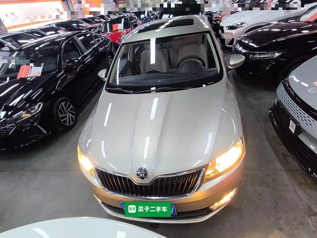 Škoda Rapid 2013 1.6L Automatic Smart Selection фото 3