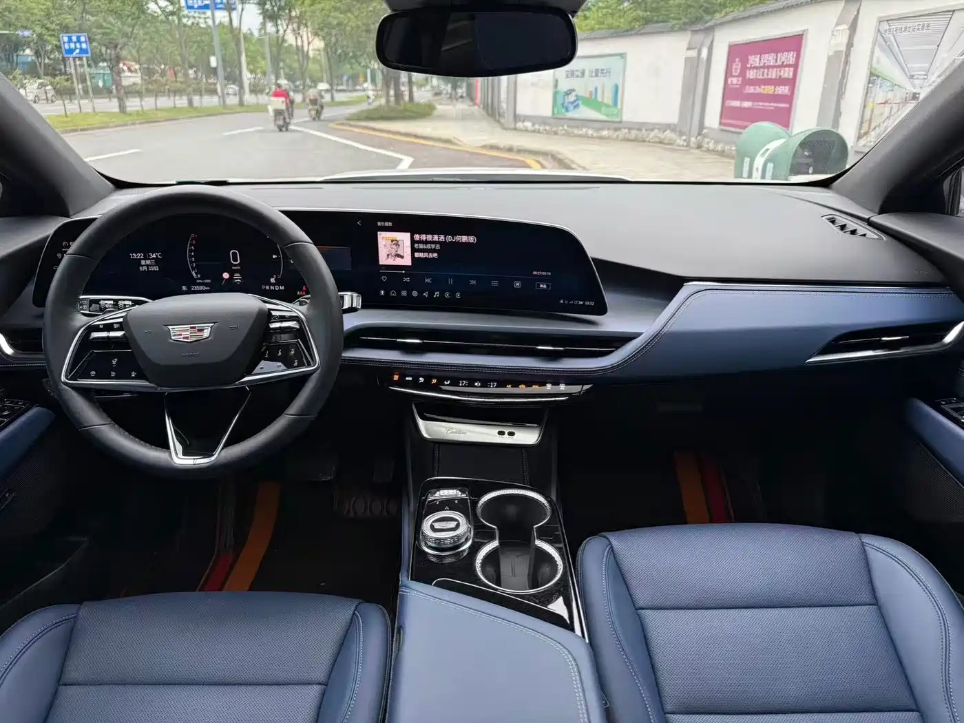 Cadillac GT4 2023 2023 25T Luxury Edition
