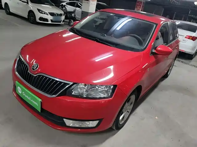 Škoda Skoda Rapid Spaceback 2014 1.6L Automatic Joy Edition