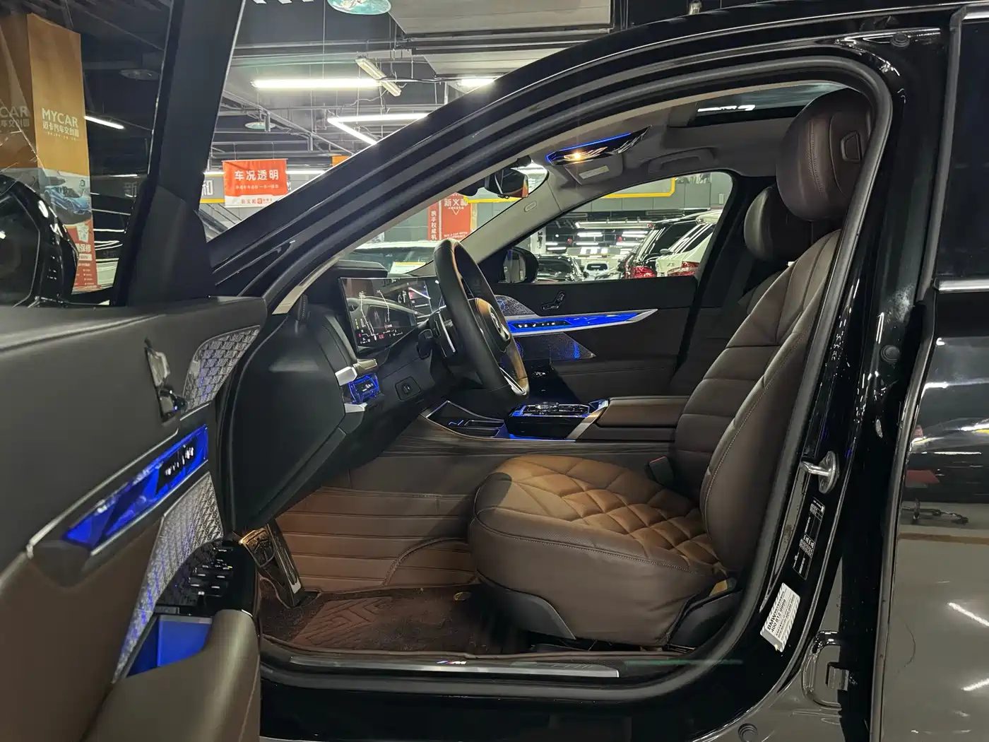 BMW 7 Series 2023 Model 735Li M Sport Package фото 9