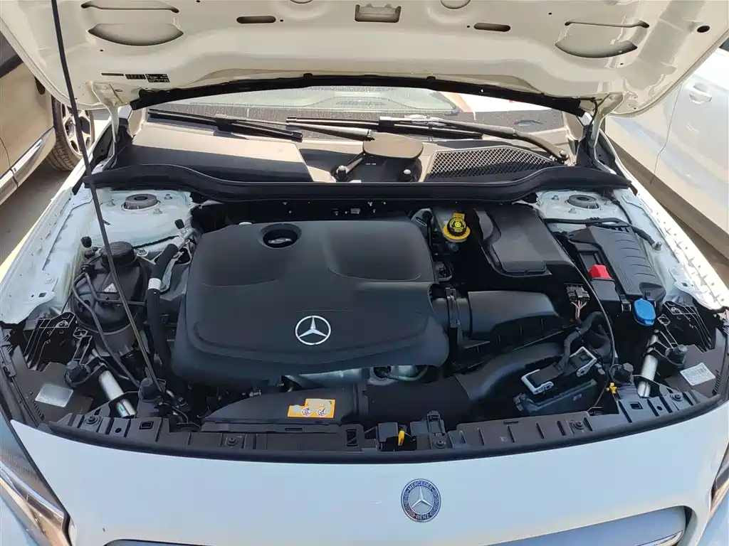Mercedes-Benz GLA 2016 GLA 200 Dynamic фото 20