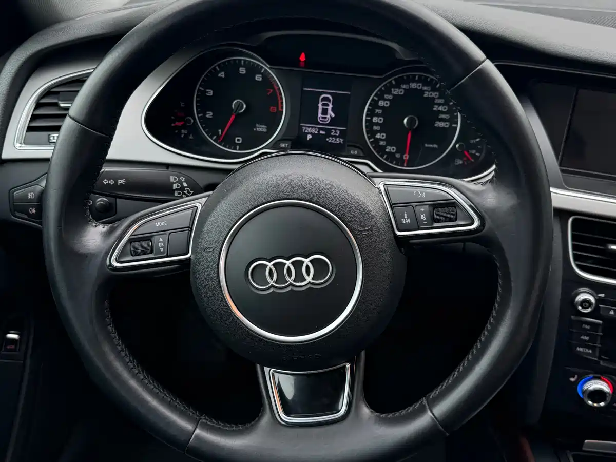 Audi A4L 2013 35 TFSI Automatic Standard фото 13