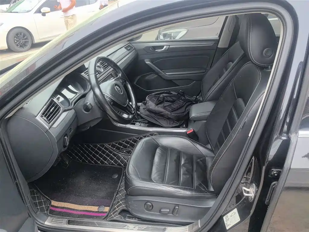 Volkswagen Passat 2017 330TSI DSG Prestige фото 15