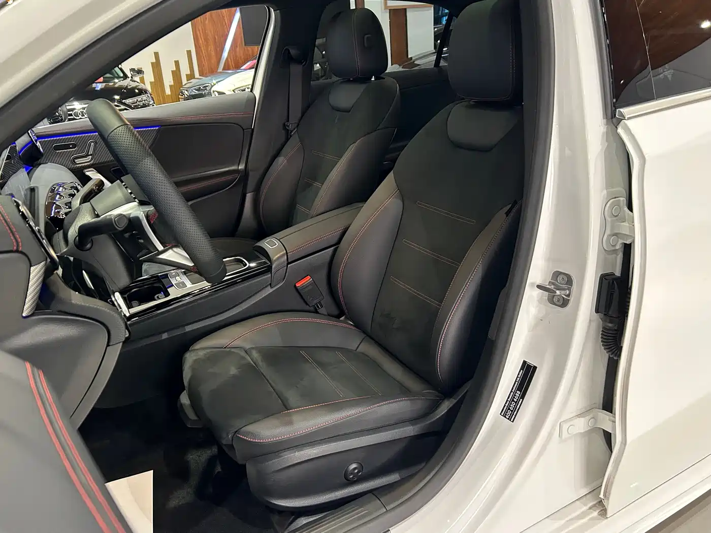 Mercedes-Benz A-Class 2024 Facelift A 200 L Fashion фото 11