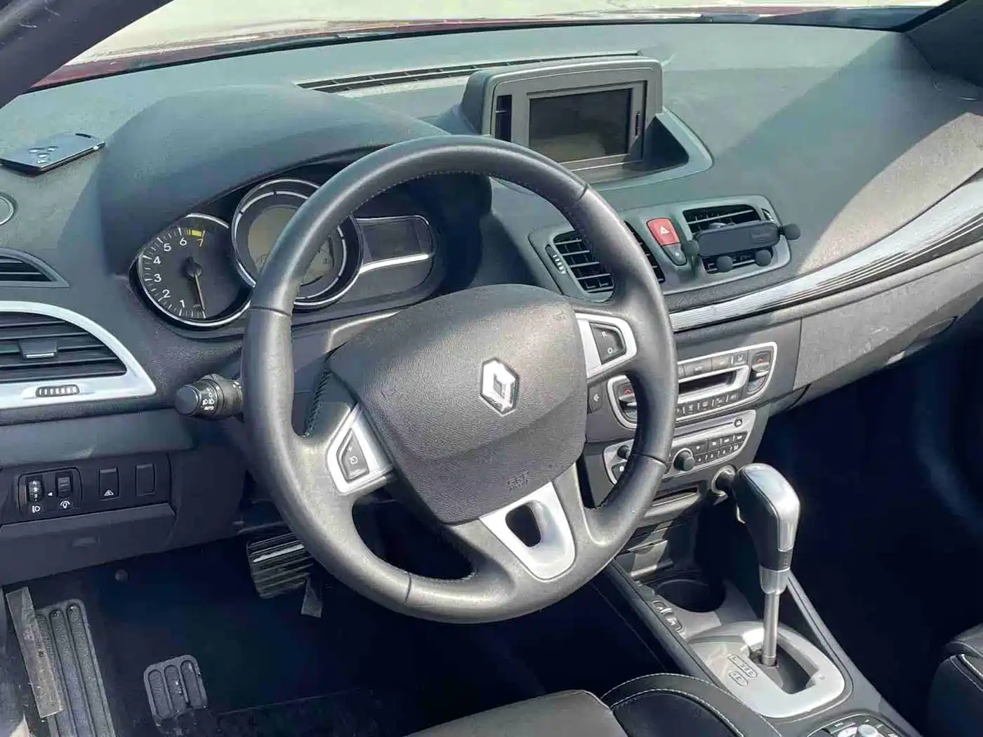 Renault Megane 2011 CC 2.0 Fashion Navigation фото 4
