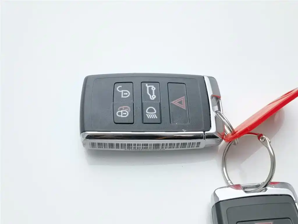 Land Rover Range Rover Velar 2025 Dynamic HSE фото 19