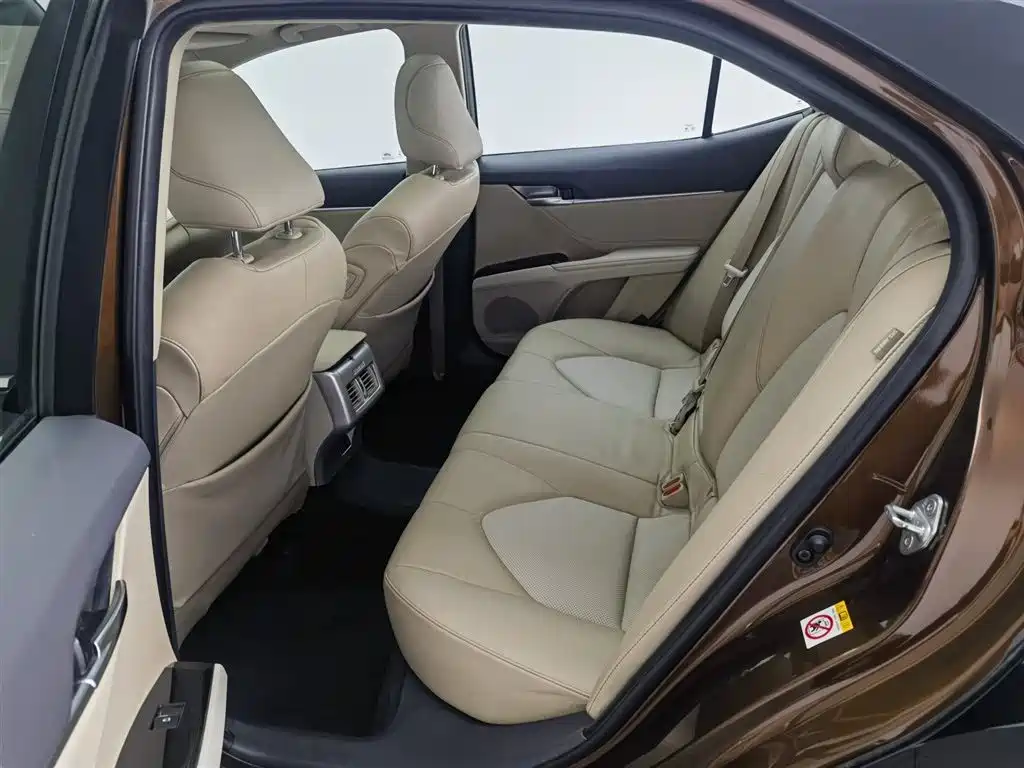Toyota Camry 2018 2.5G Luxury Edition фото 15
