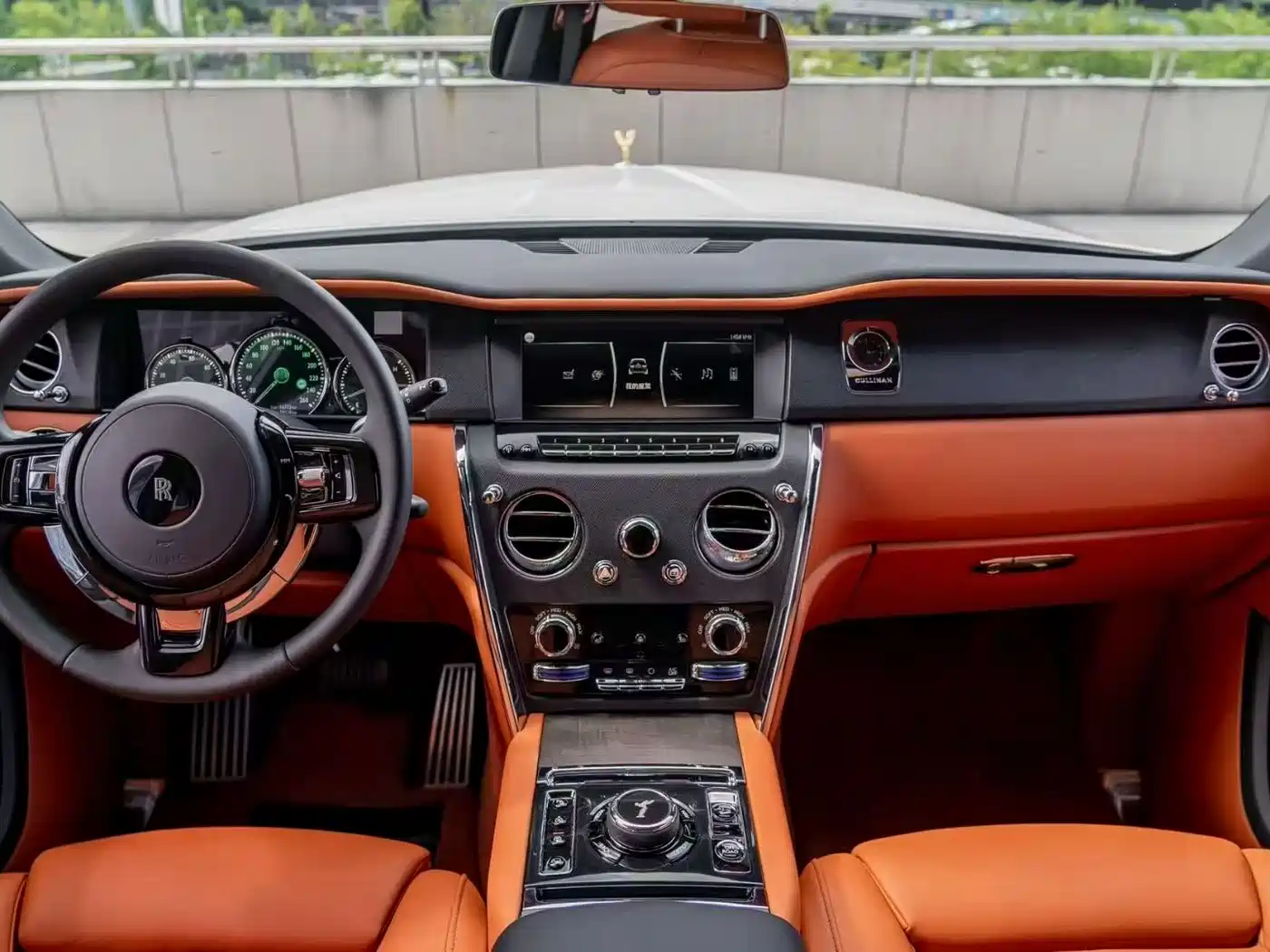 Rolls-Royce Cullinan 2018 4-Seater Version фото 5
