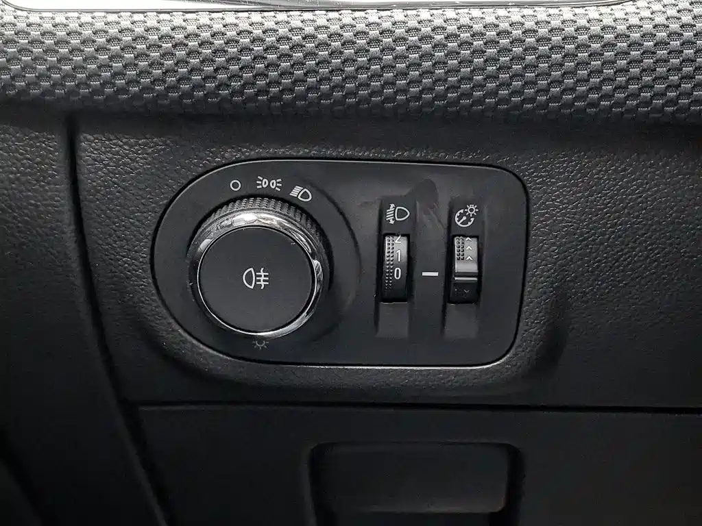 Chevrolet Cruze 2018 Redline 320 Automatic Pioneer Edition фото 21