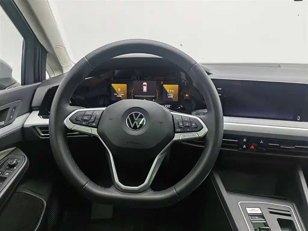 Volkswagen Golf 2023 Facelift 280TSI DSG Pro фото 11