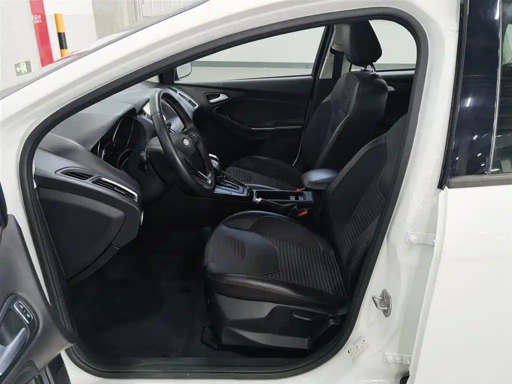 Ford Focus 2017 1.5T CTCC White-Black Limited Edition фото 10