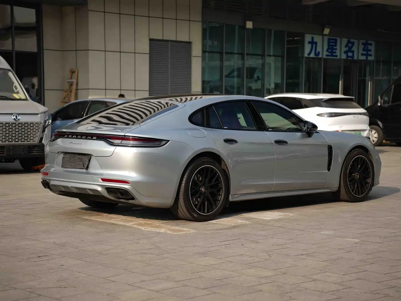 PORSCHE PANAMERA