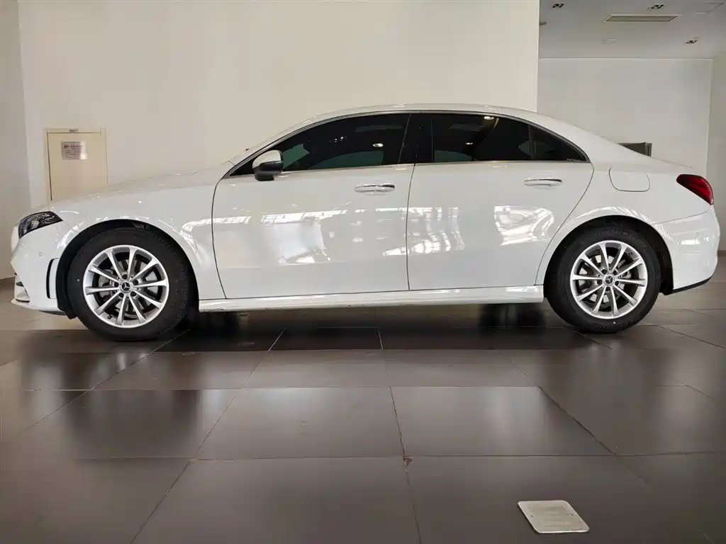 Mercedes-Benz A-Class 2022 Facelift A 200 L Sport Sedan Fashion Style фото 2