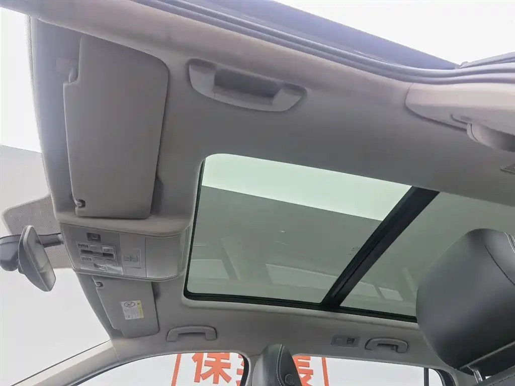 Volkswagen Tiguan L 2021 330TSI Automatic 2WD R-Line Premium фото 14