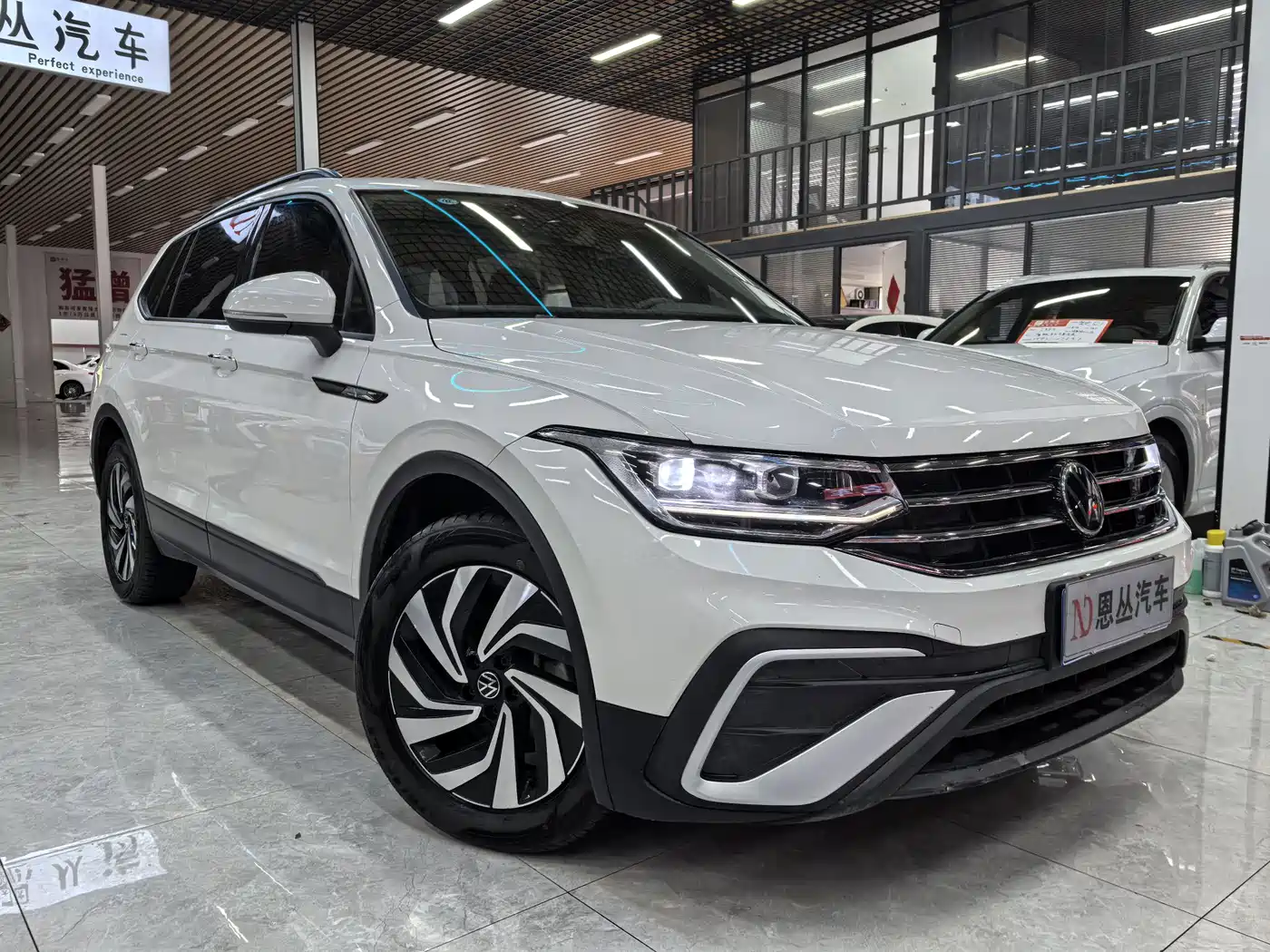 Volkswagen Tiguan L 2022 330TSI Automatic 2WD Comfort Edition фото 3