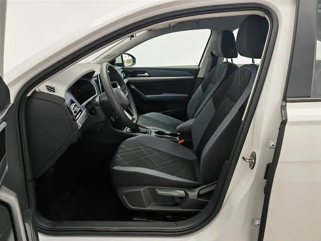 Volkswagen Lavida 2024 Model 1.5L Automatic Delight Edition фото 10