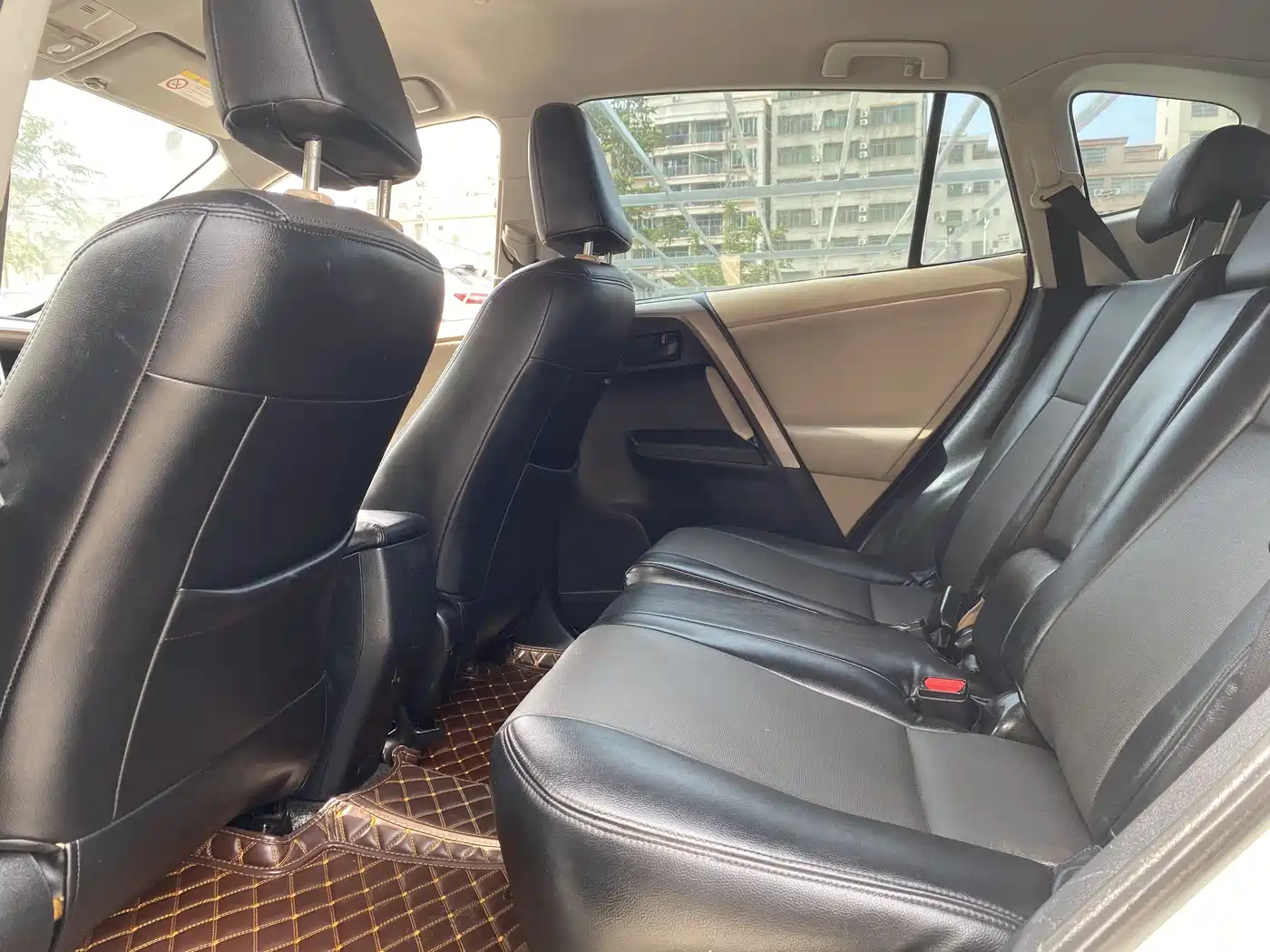 Toyota RAV4 Rongfang 2013 2.0L CVT 2WD Urban фото 6