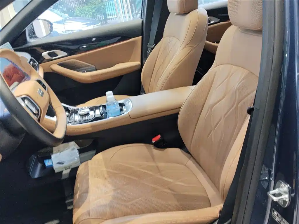 Geely Galaxy Galaxy A7 2025 EM-i 150km Explorer+ Edition фото 11
