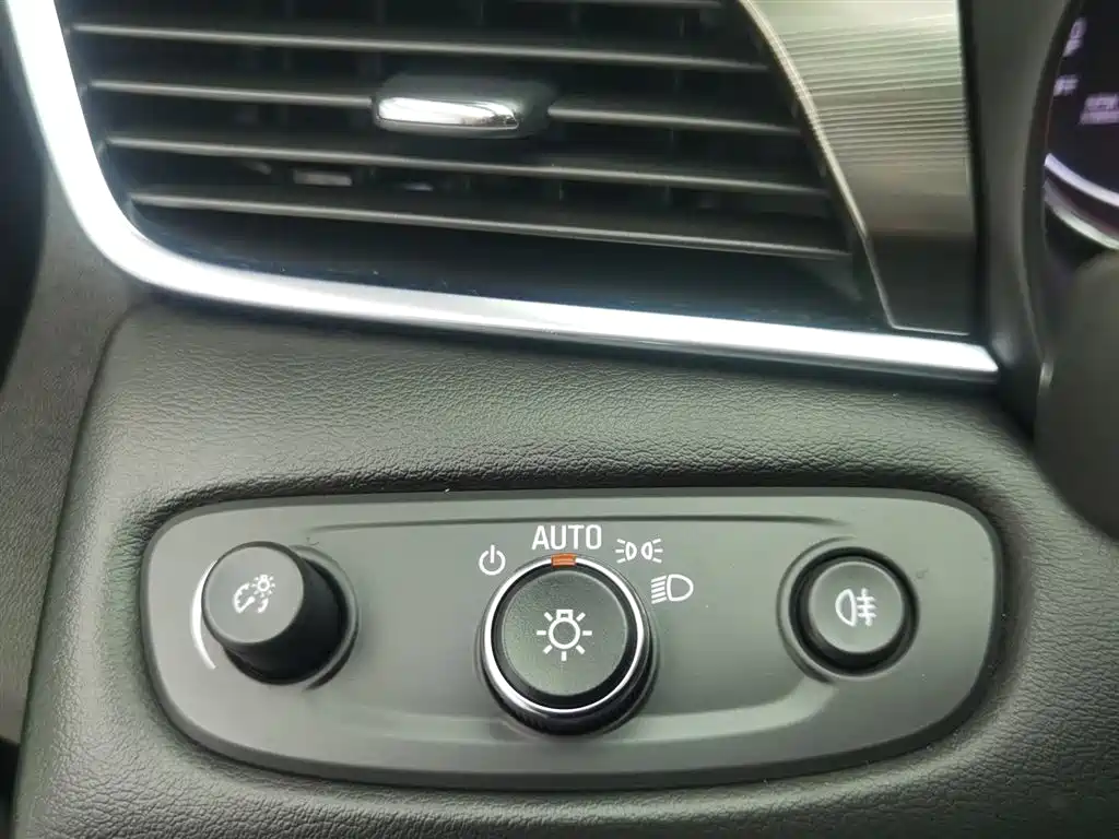Buick LaCrosse 2021 652T Luxury Edition фото 21