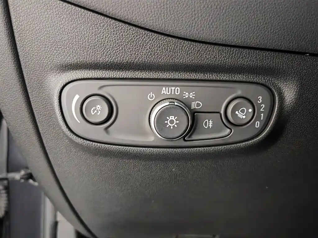 Chevrolet Equinox 2021 550T RS 4WD Intelligent Defender Edition фото 21