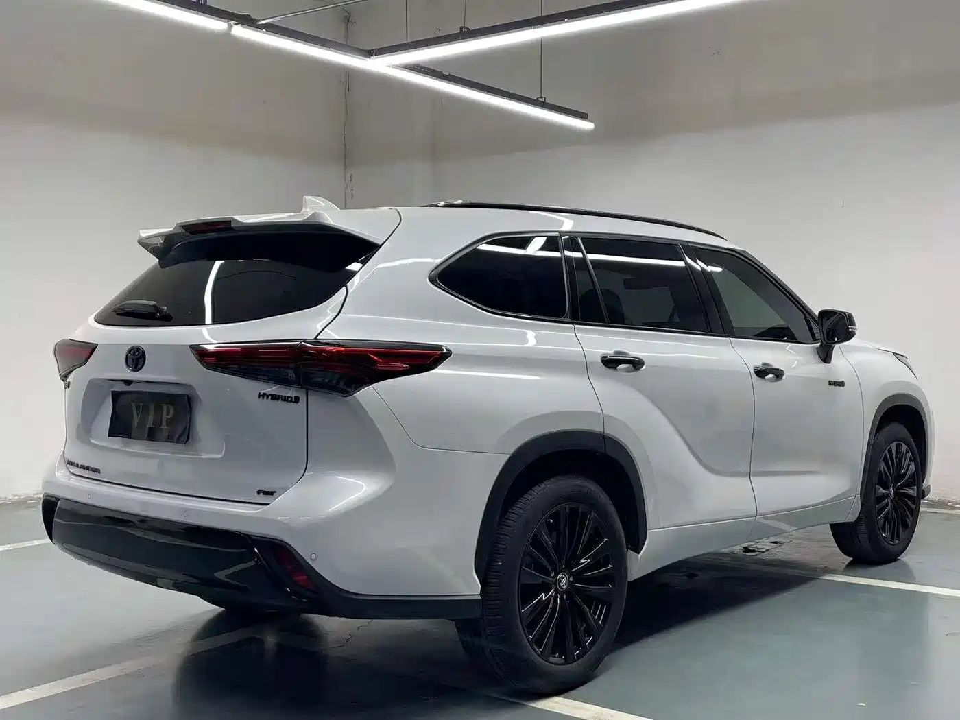 Toyota Highlander 2024 2.5L Smart Hybrid 4WD Premium 7-seater фото 8