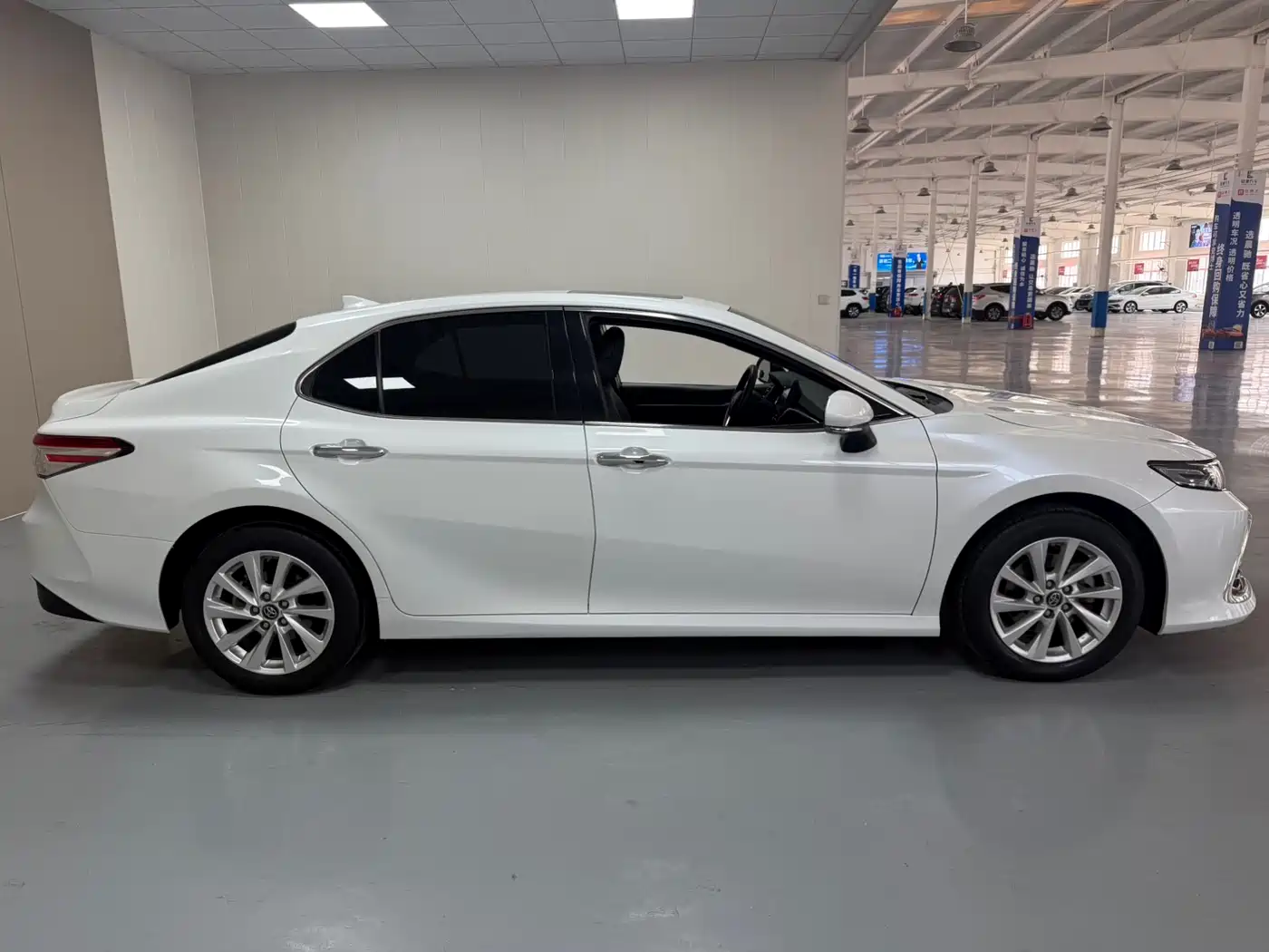 Toyota Camry 2021 2.0G Luxury Edition фото 8