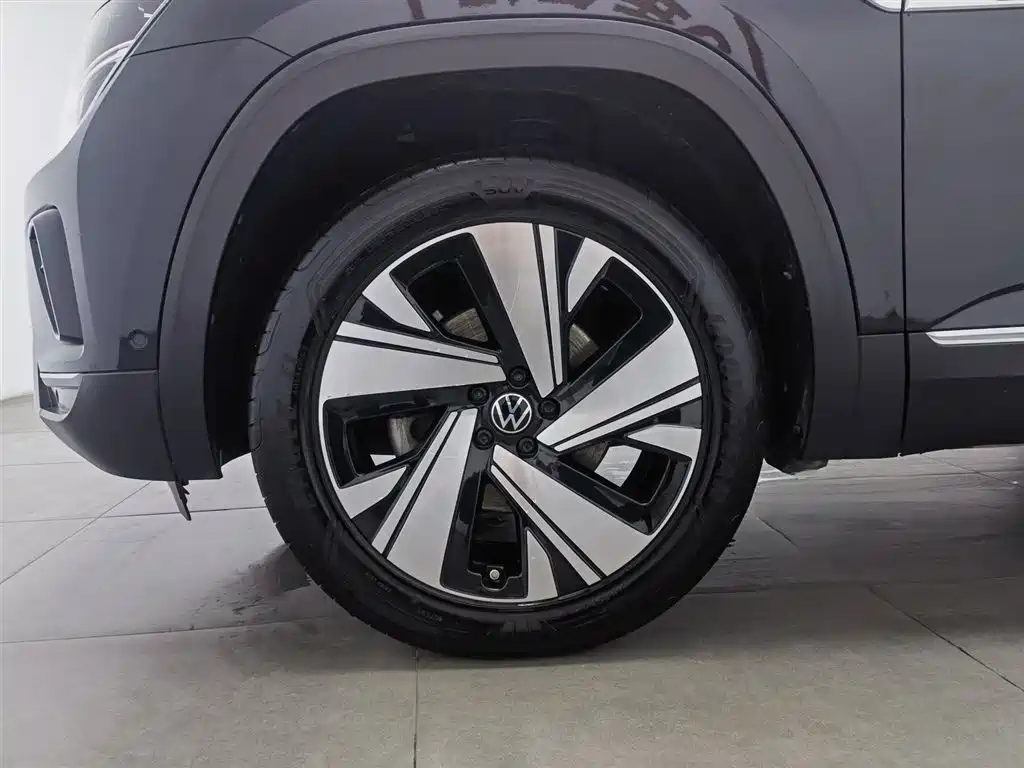 Volkswagen Teramont 2023 330TSI FWD Premium Luxury Edition фото 17