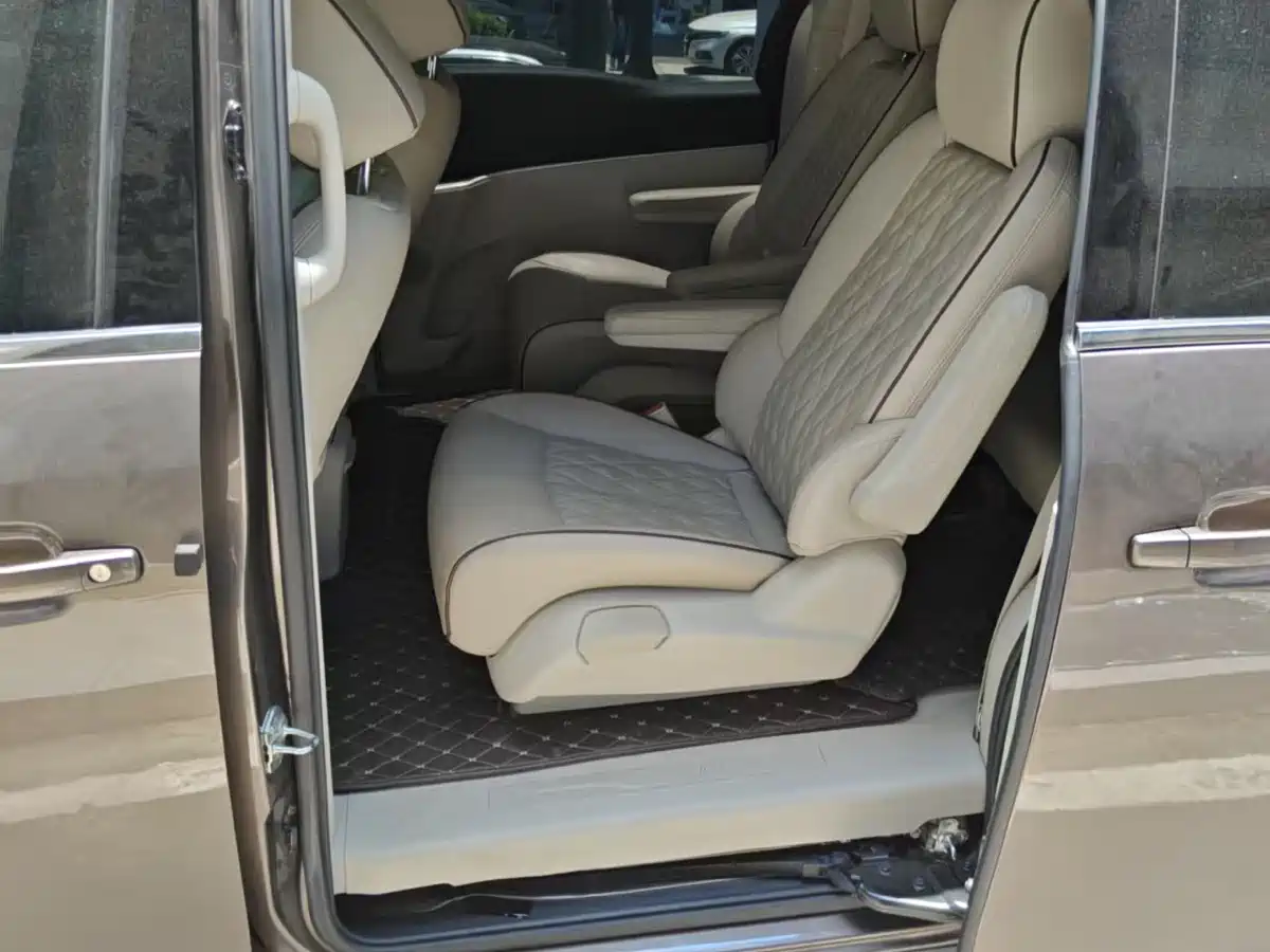 Фото 9 - Buick GL8