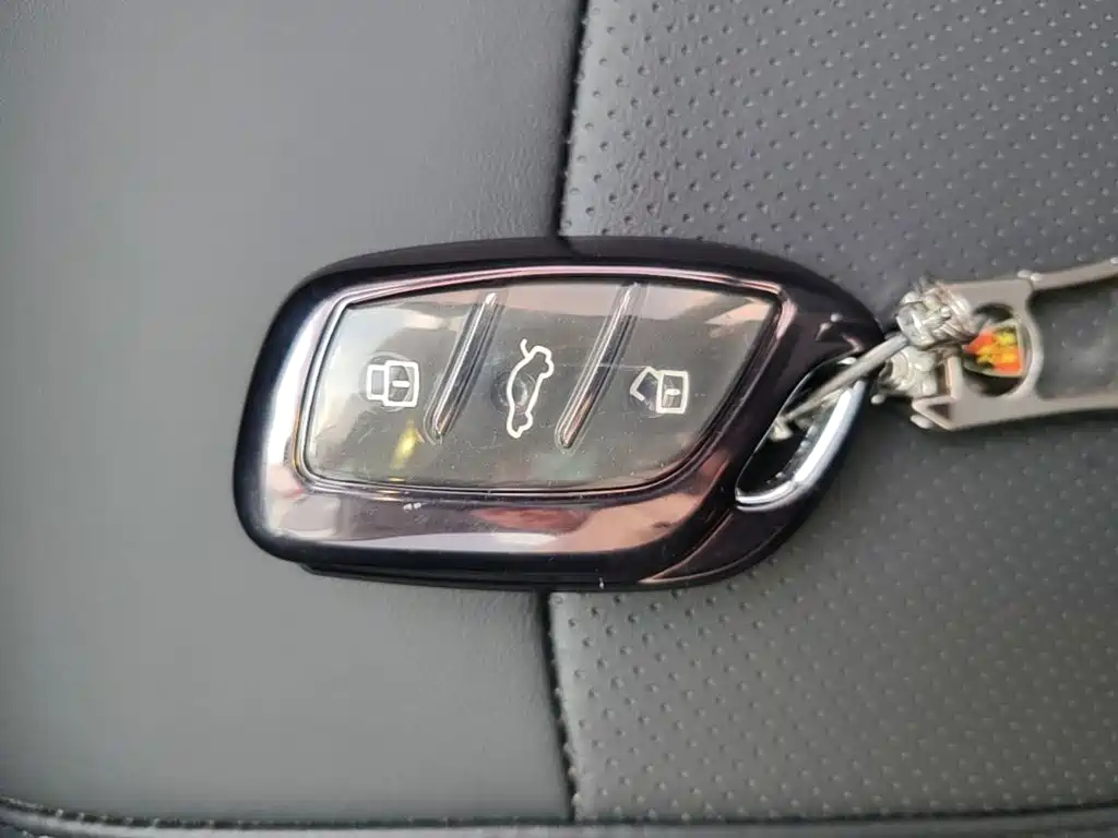 Roewe i5 2025 2023 1.5L CVT Luxury Edition