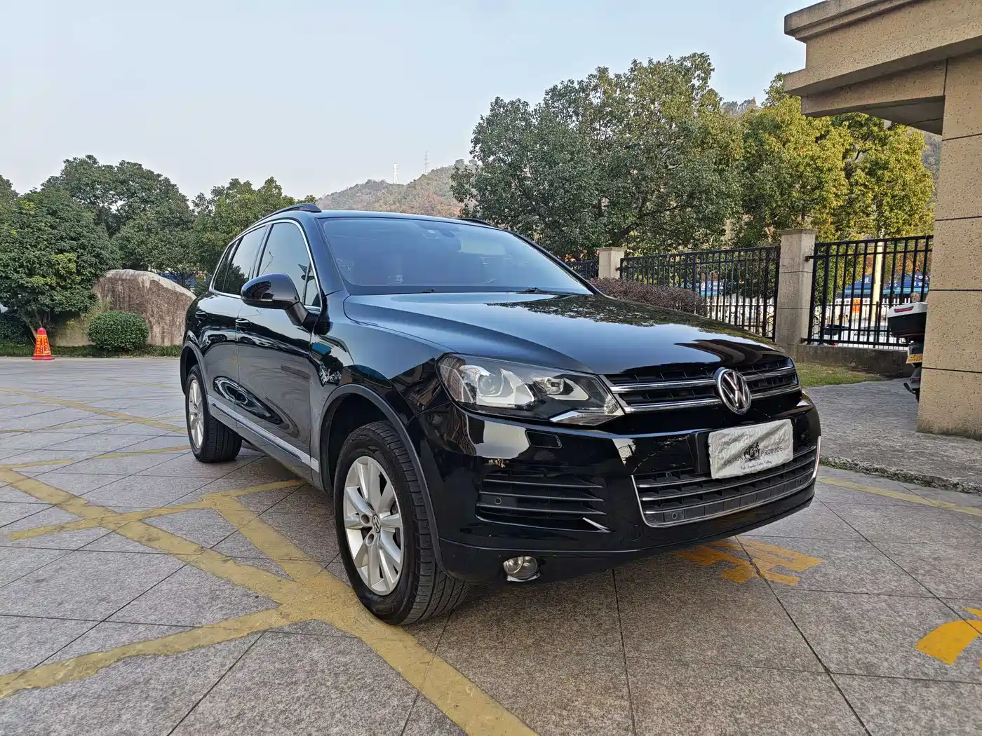 Volkswagen Touareg 2012 R-Line Luxury фото 3