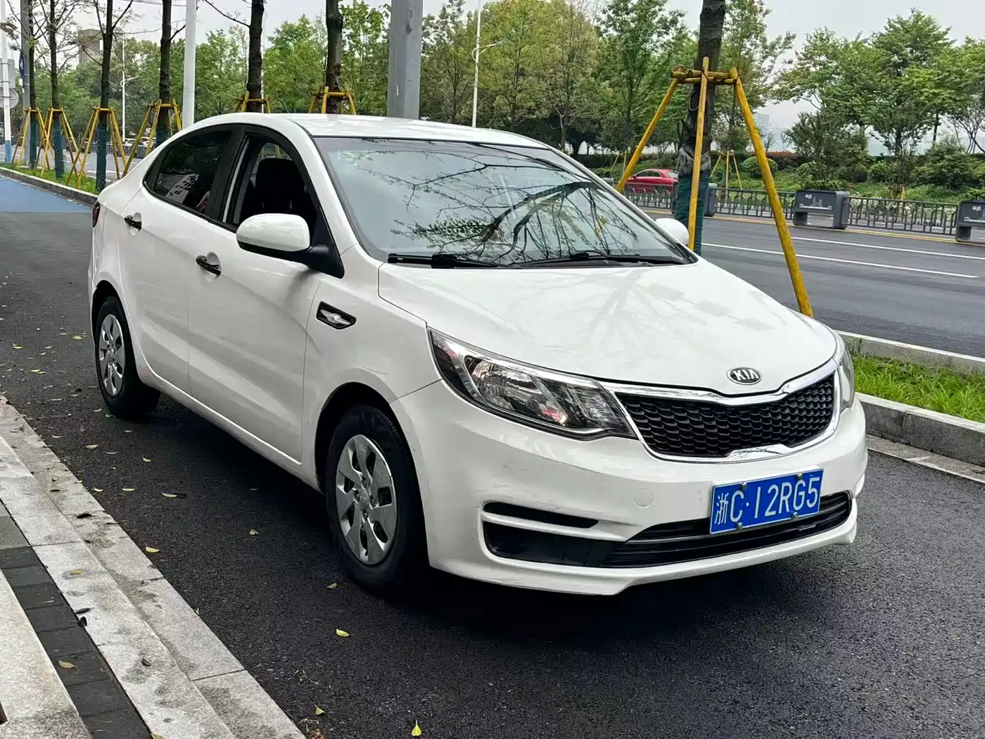 Kia K2 2015 Sedan 1.4L AT GLS фото 3