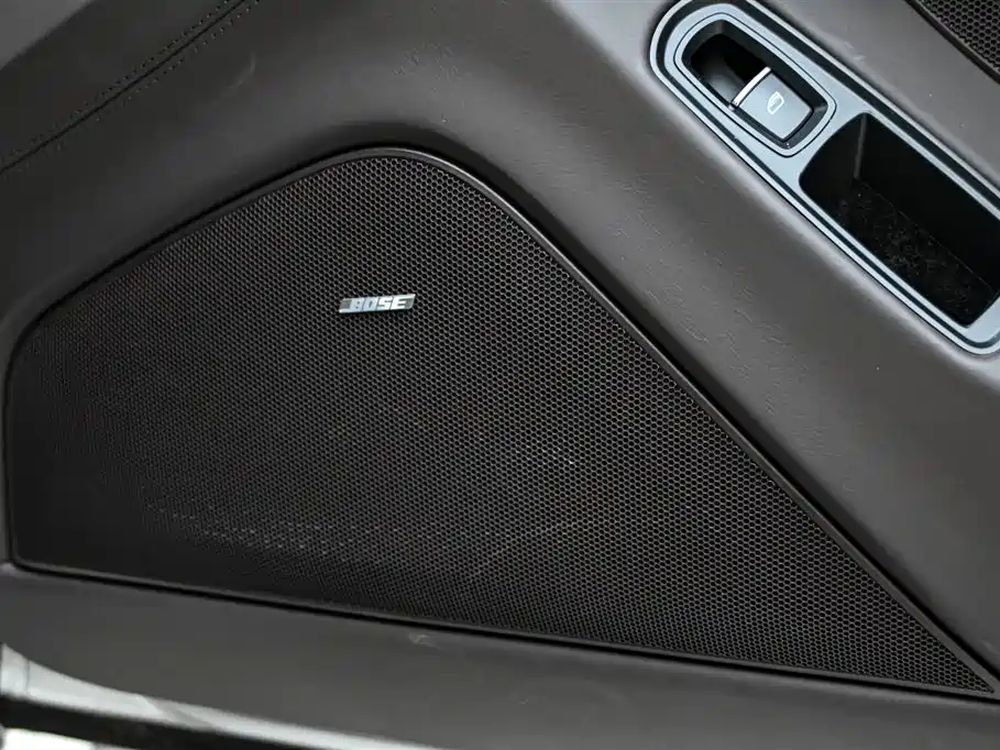 Porsche Panamera 2010 Porsche Panamera Turbo 4.8T фото 25