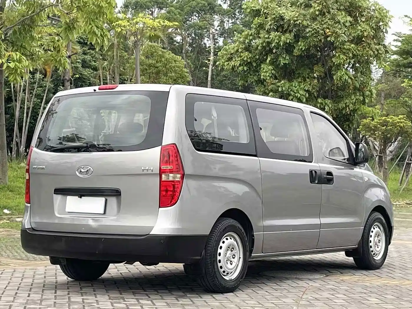 Hyundai H-1 Grand Starex 2013 2011 2.4L Comfort Edition