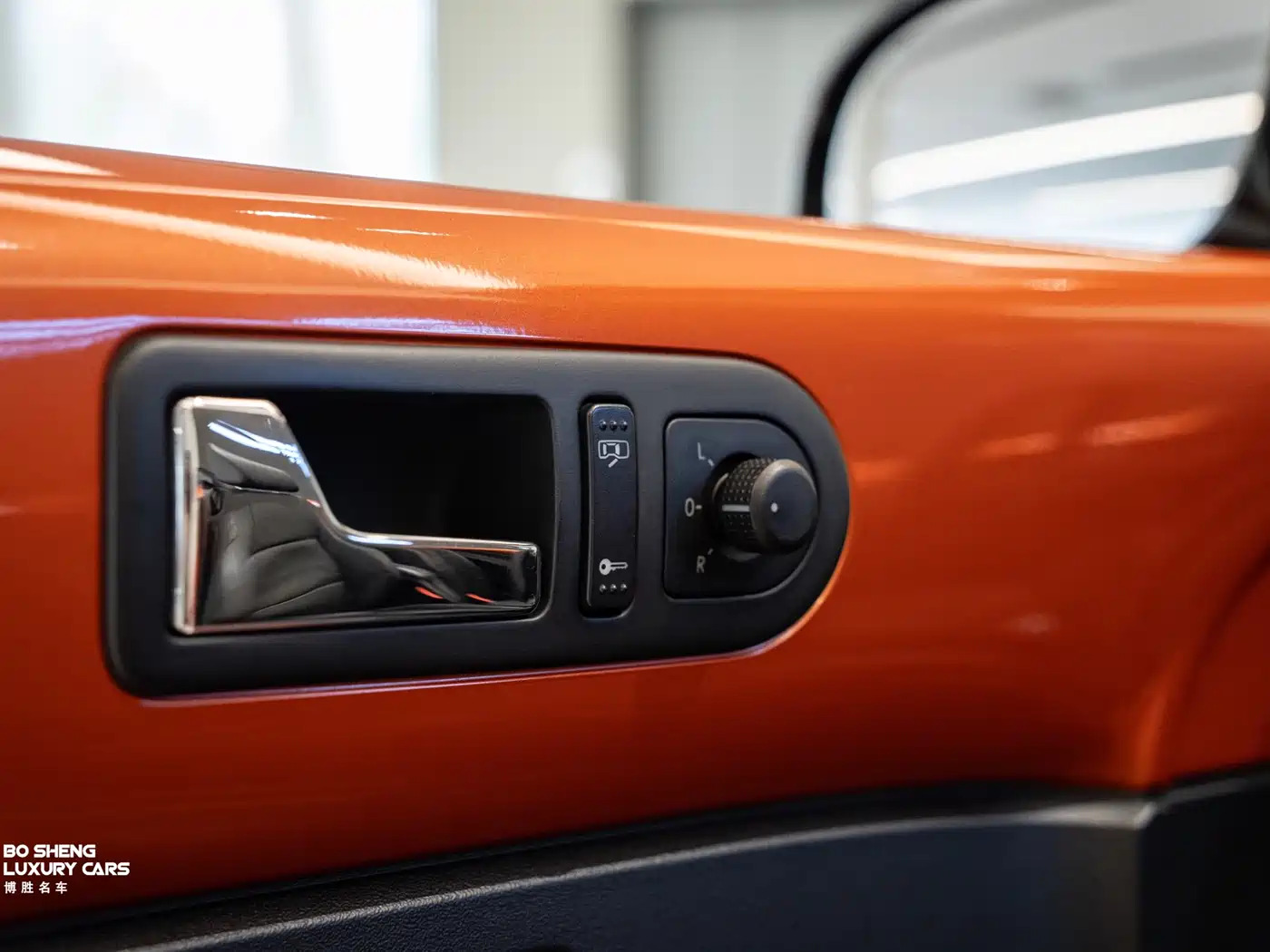 Volkswagen Beetle 2010 Model 2.0 BlackOrange Convertible Luxury Edition фото 29