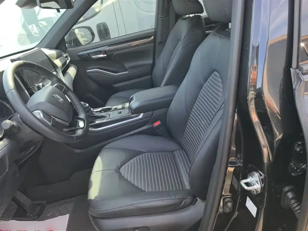 Toyota Crown Kluger 2023 2.5L HEV AWD Luxury Edition фото 15