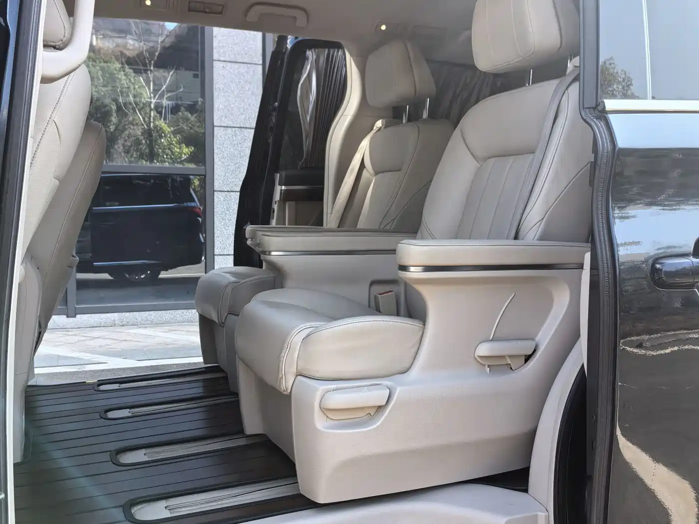 GAC Trumpchi Trumpchi M8 2018 320T Exclusive Edition фото 13