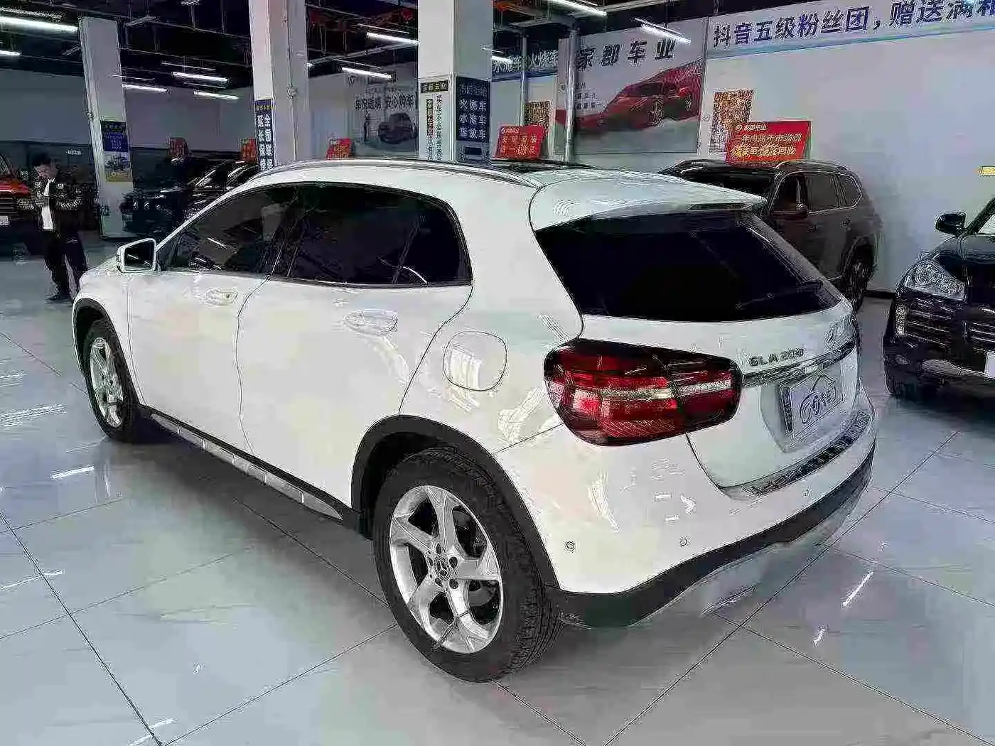 Mercedes-Benz GLA 2018 GLA 200 Dynamic фото 3