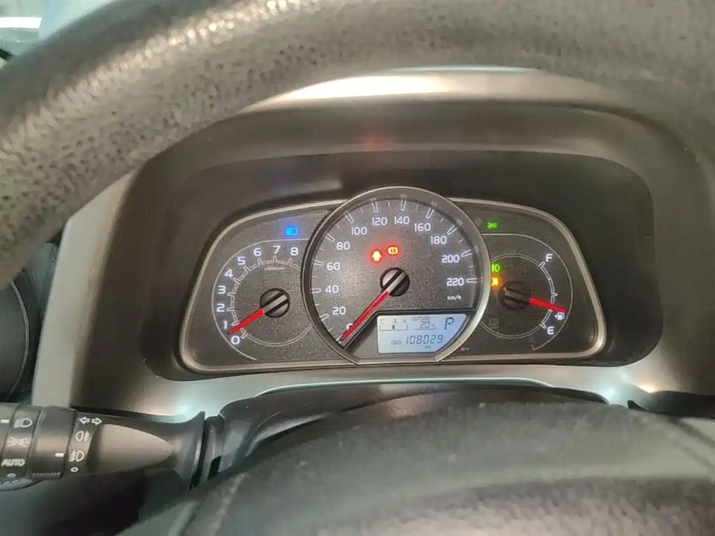 Toyota RAV4 Rongfang 2015 2.0L CVT 2WD Trend Edition фото 12