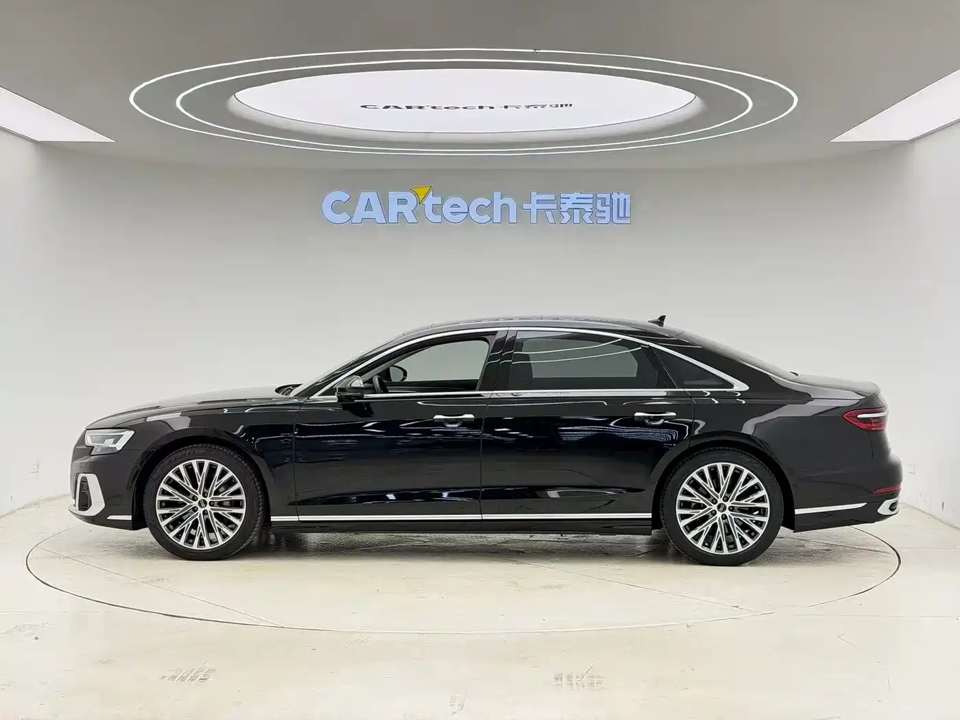Audi A8 2024 Model A8L 50 TFSI quattro Executive фото 5