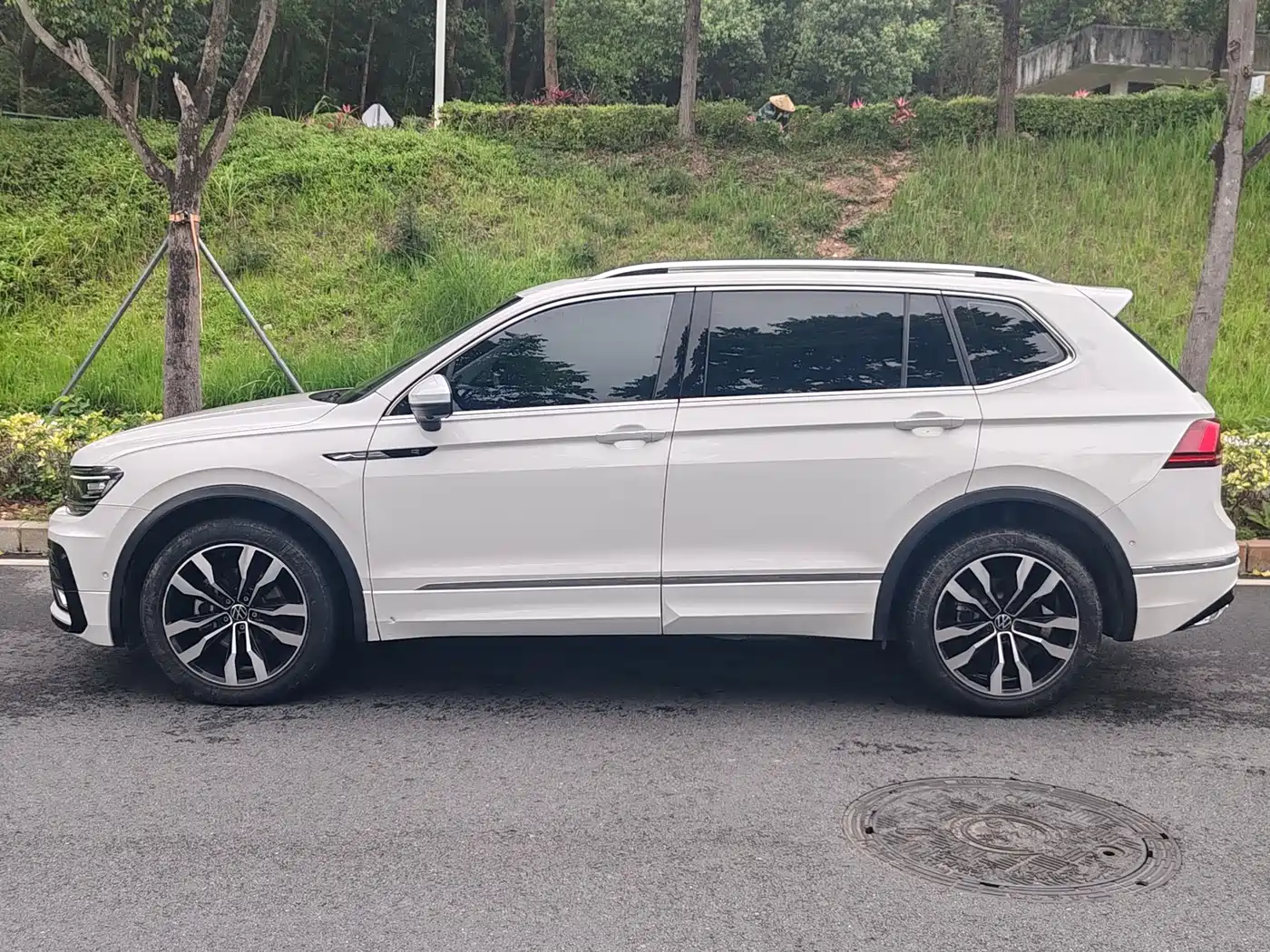 Volkswagen Tiguan L 2021 380TSI Automatic 4WD R-Line Flagship 7-seater фото 12