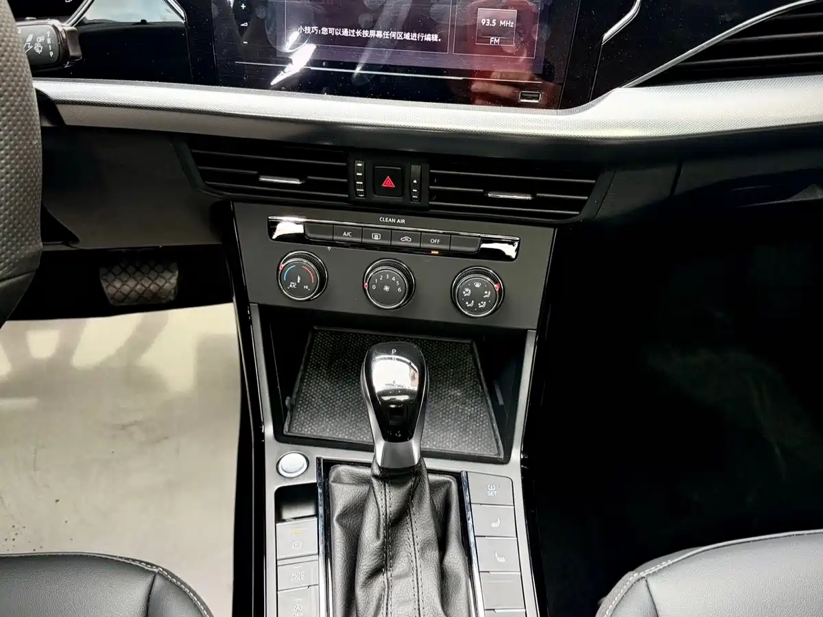 Volkswagen Passat 2022 280TSI Business Edition фото 23