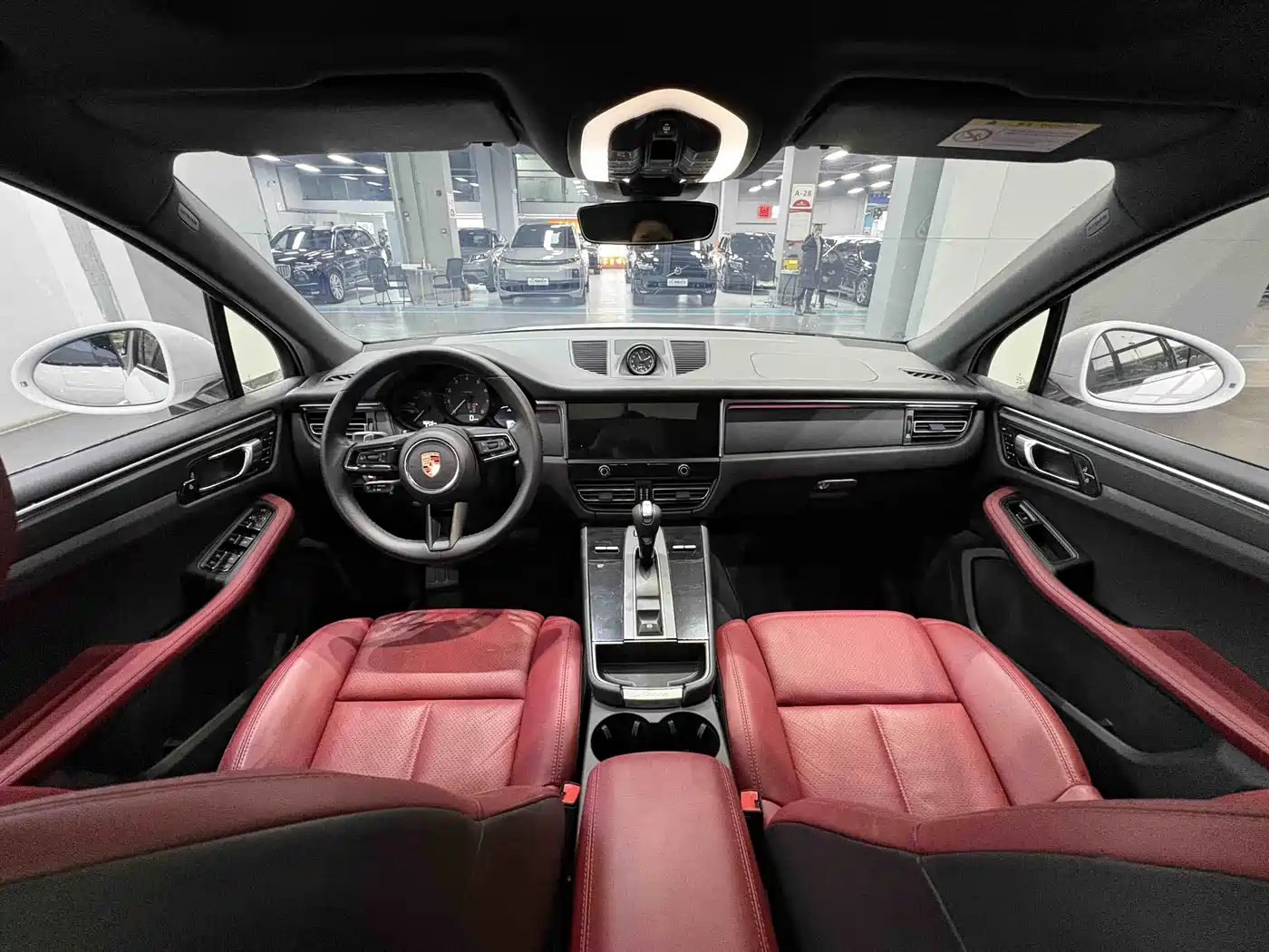 Porsche Macan 2023 Macan 2.0T фото 11
