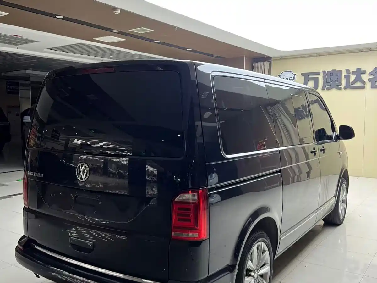 Фото 8 - Volkswagen Multivan