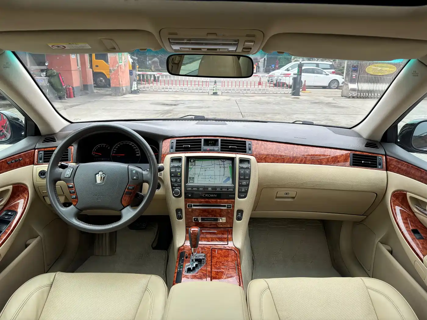 Фото 23 - Toyota Crown