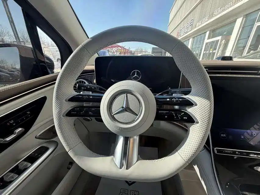 MERCEDES-BENZ EQE SUV