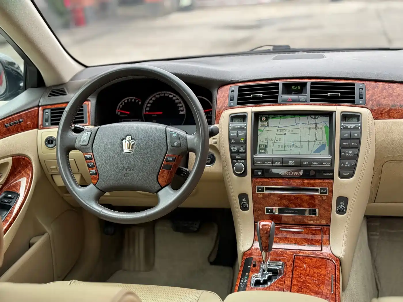 Фото 25 - Toyota Crown