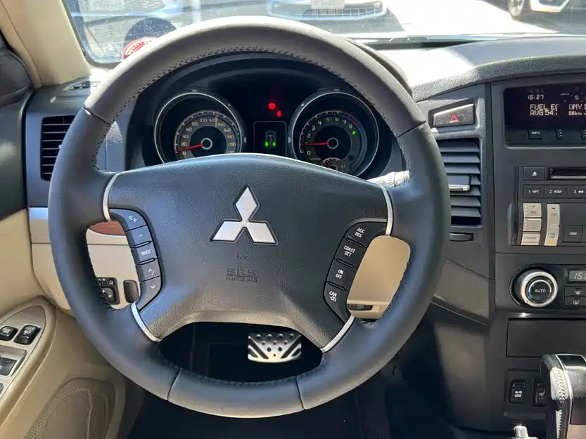 Mitsubishi Pajero (Import) 2008 2007 3.8 5-door GLS Flagship Sunroof