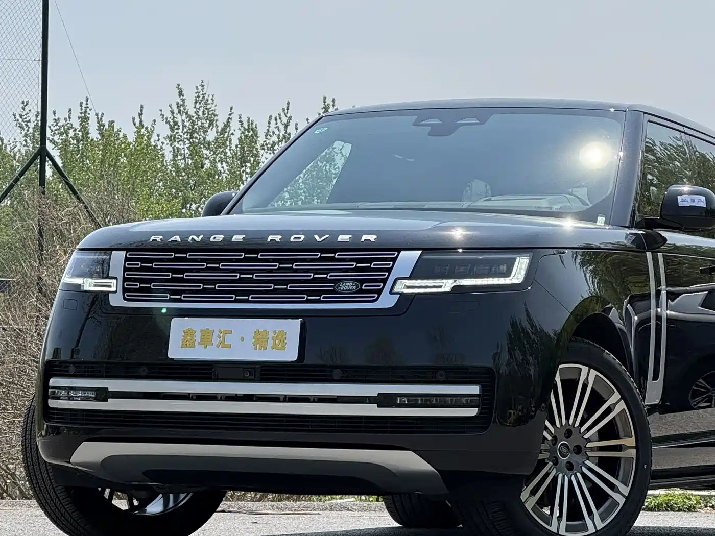 Land Rover Range Rover 2024 3.0 L6 400PS Genesis Extended фото 5